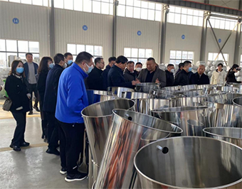 2023年2月8日赤峰市乡村合乐hl8局郭局带队到公司指导考察